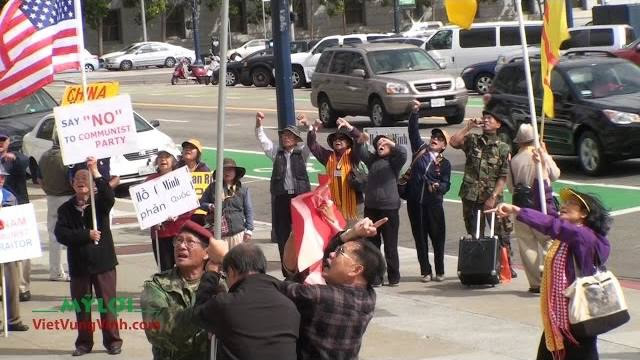 san francisco no red flag to vietnamese communist