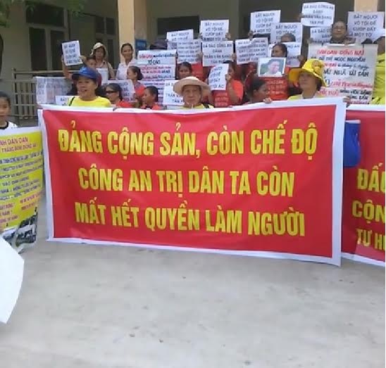 cộng sản việt nam: dân oan ba miền biểu tình đòi quyền tư hữu đất đai