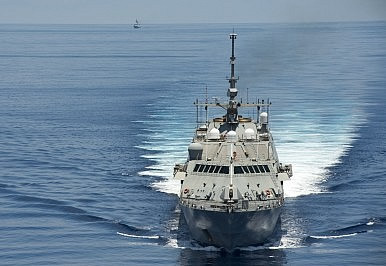 uss fort worth patrol in southeast asia sea near phu lam island paracel islands