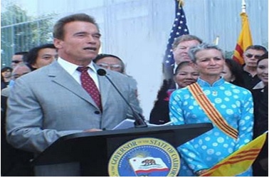 Gov. Schwarzenegger Signs Executive Order Honoring Vietnamese Heritage