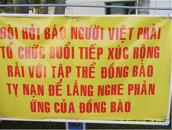 biểu tình chống báo người việt