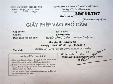 giấy phép vào khu đất cấm