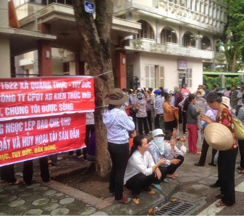 lich su viet nam, lịch sử việt nam, dân oan văn giang, dương nội biểu tình đòi đất ở hà nội ngày 01-07-2014