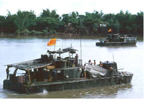 hải quân giang đoàn xung phong