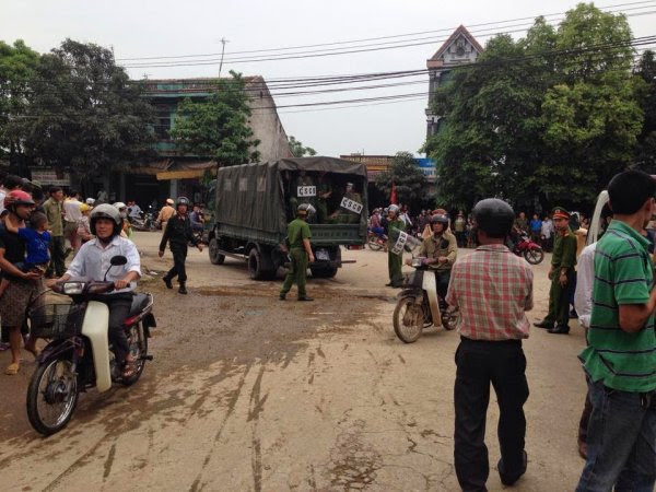 nông dân tam nông phú thọ biểu tình bắt chủ tịch xã