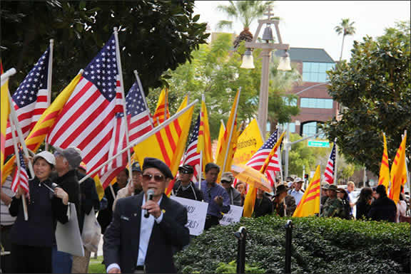 riverside, cần thơ, ngô kỷ, los angeles times, orange county register