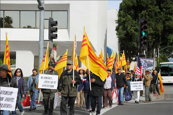 riverside, cần thơ, ngô kỷ, los angeles times, orange county register