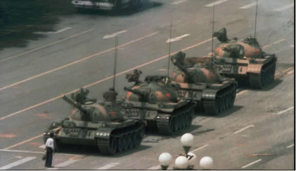 xe tăng ở thiên an môn 04-06-1989