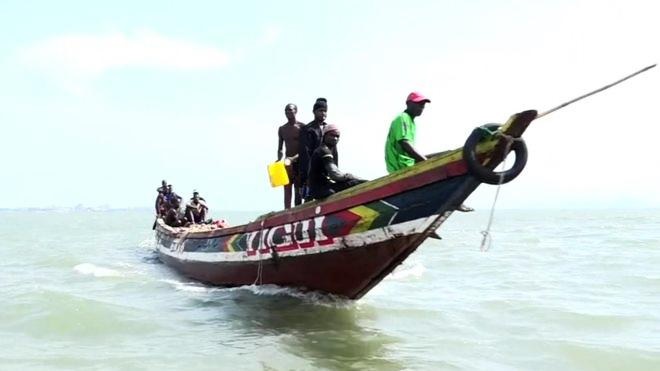 guinea fishing vs fishing fraud chinese, BBC World-Africa 8 July 2016, Greenpeace Africa, exposed fishing fraud in west africa by chinese fishing companies, lộ diện các đoàn tàu đánh cá lậu của Tàu cộng tại Tây Phi Châu