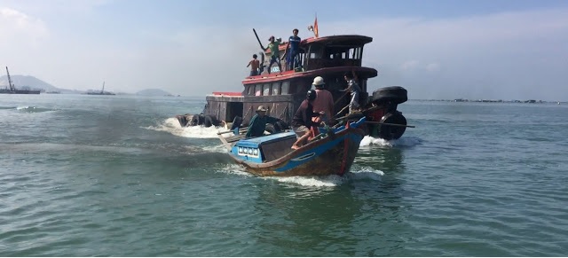 cam ranh fisherman's attaked by china pirate